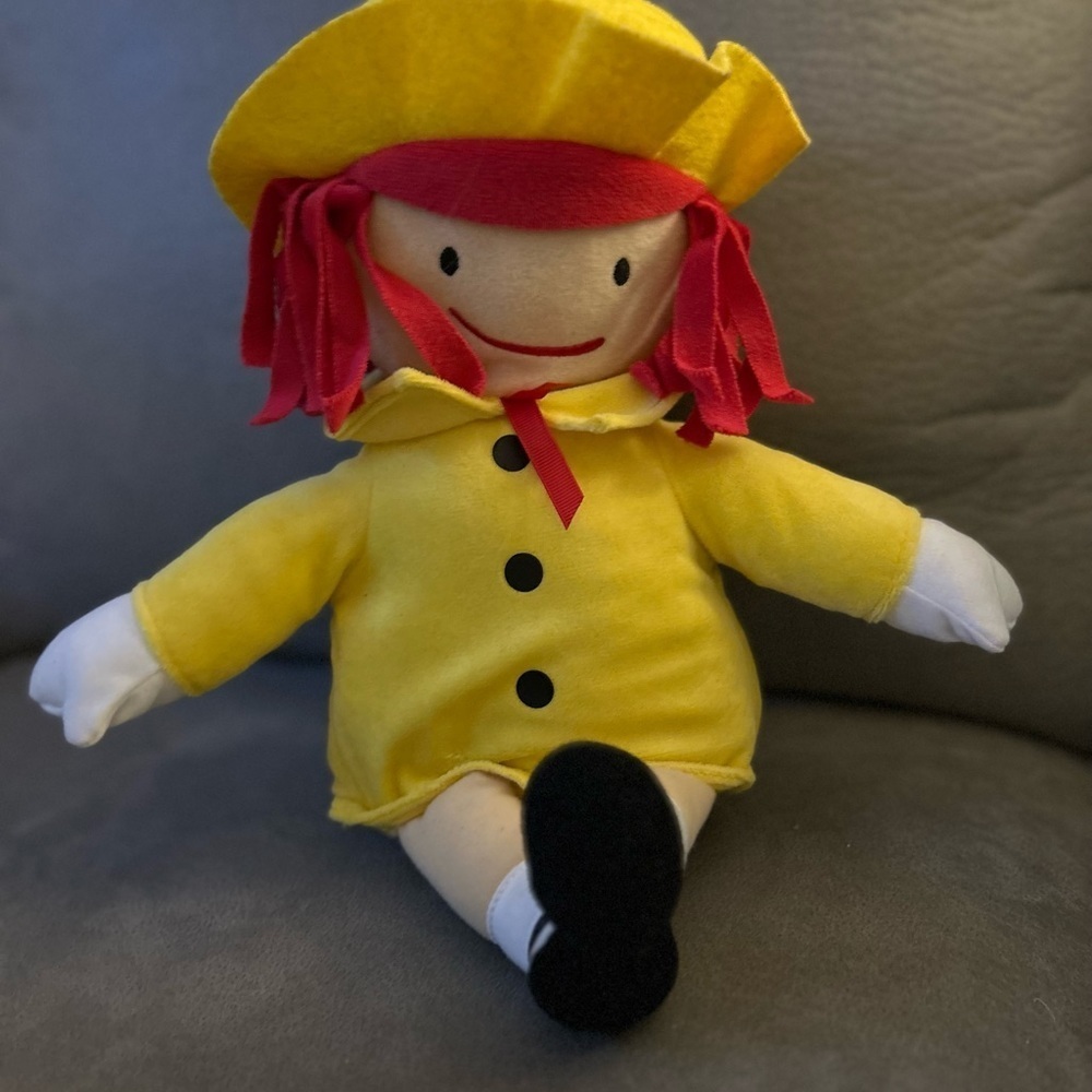 50%offw❤️Kohl's Cares Madeline Plush Stuffed Doll13”Yellow Dress Hair.